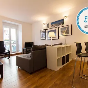 Typical Tailor Made Flat In Graca Lisbona